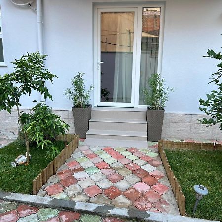Florent'S Superb Studio, Free Parking & Garden!! Tiranë Luaran gambar