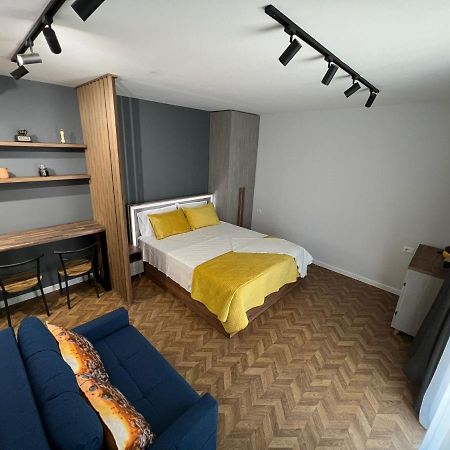 Florent'S Superb Studio, Free Parking & Garden!! Tiranë Luaran gambar